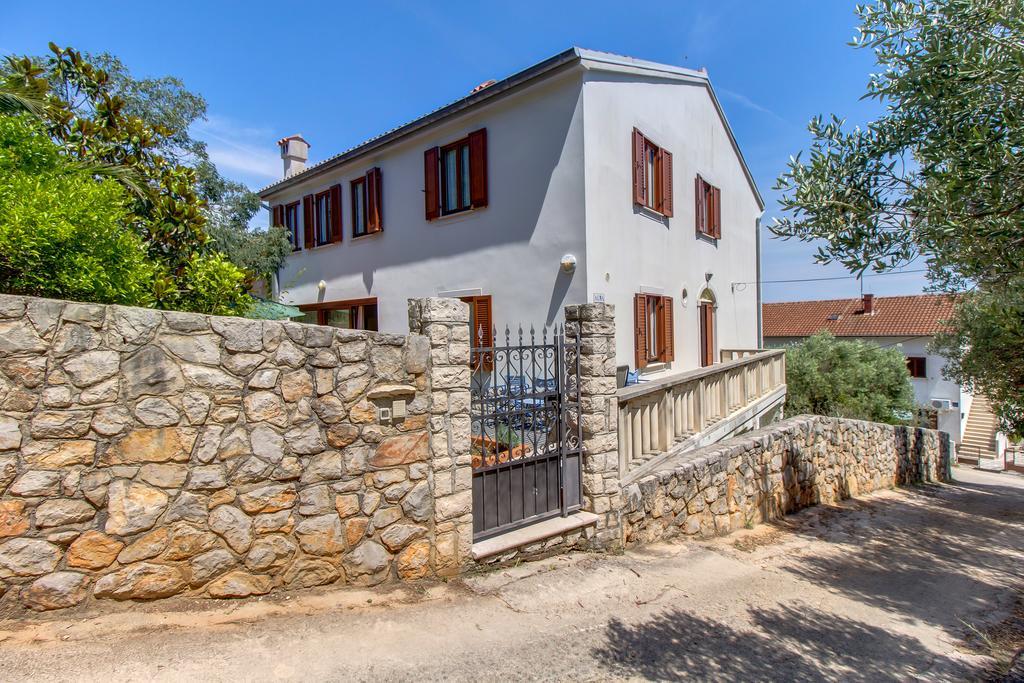 Villa Alma Велі-Лошинь Екстер'єр фото