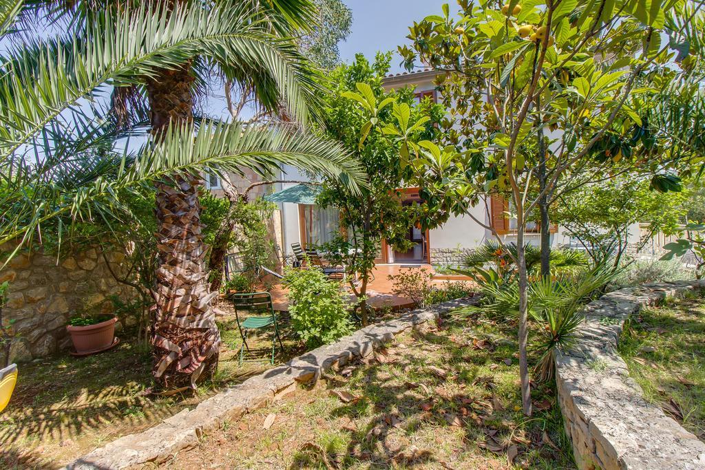 Villa Alma Велі-Лошинь Екстер'єр фото