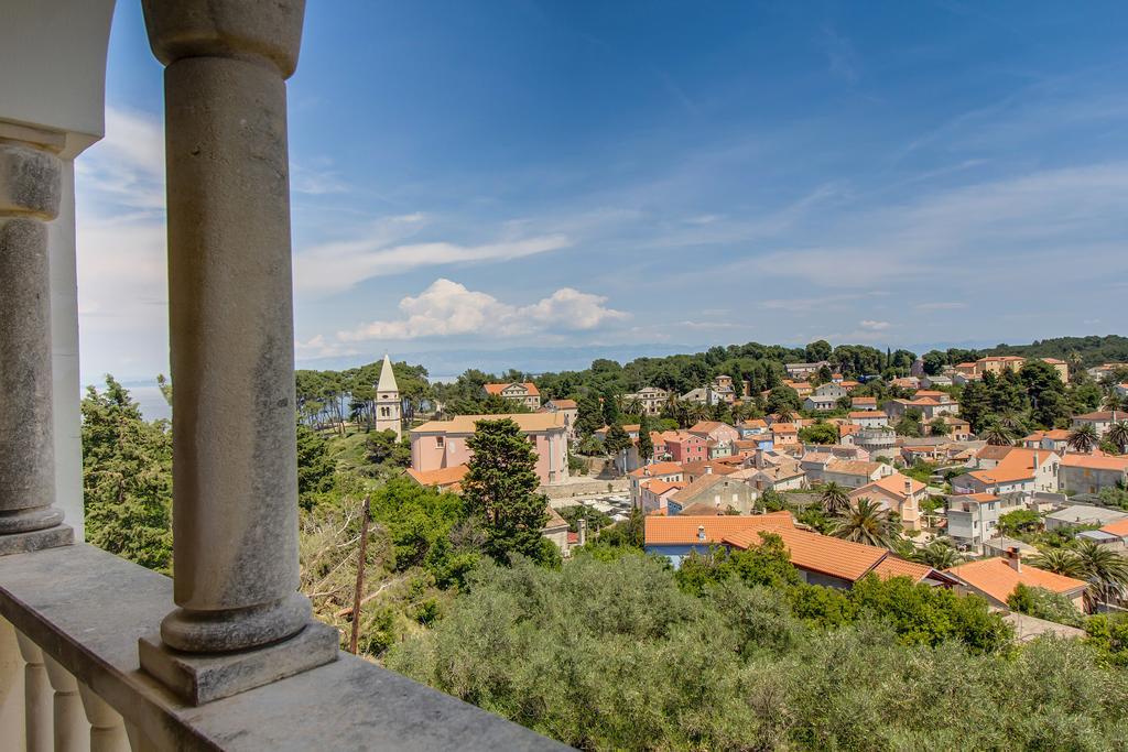 Villa Alma Велі-Лошинь Екстер'єр фото